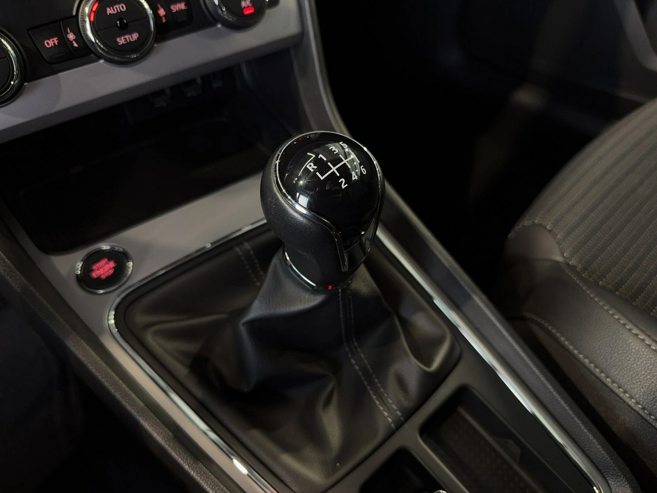 Seat Leon - Zdjęcie 25