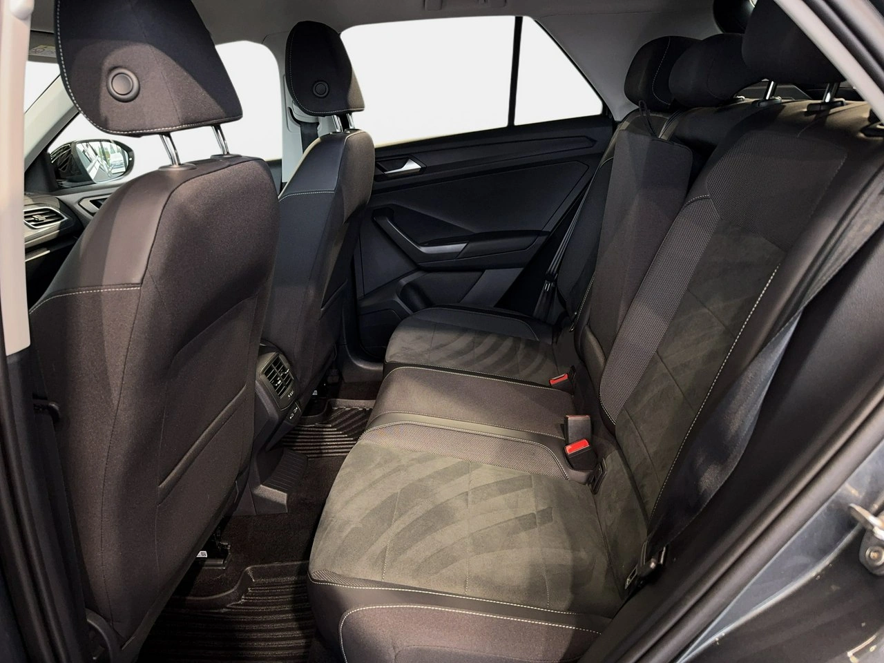 Volkswagen T-Roc - Zdjęcie 12