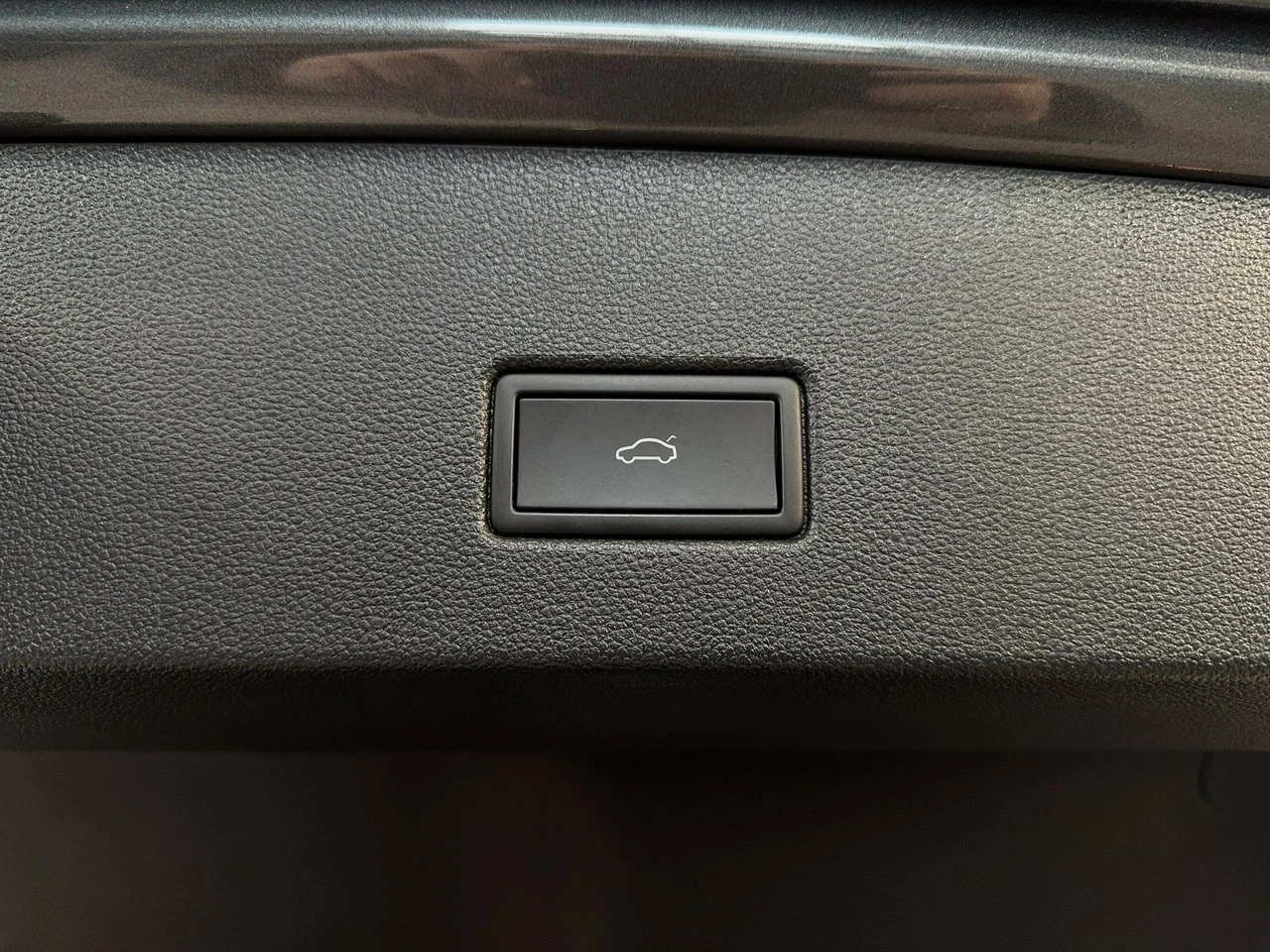 Volkswagen T-Roc - Zdjęcie 14