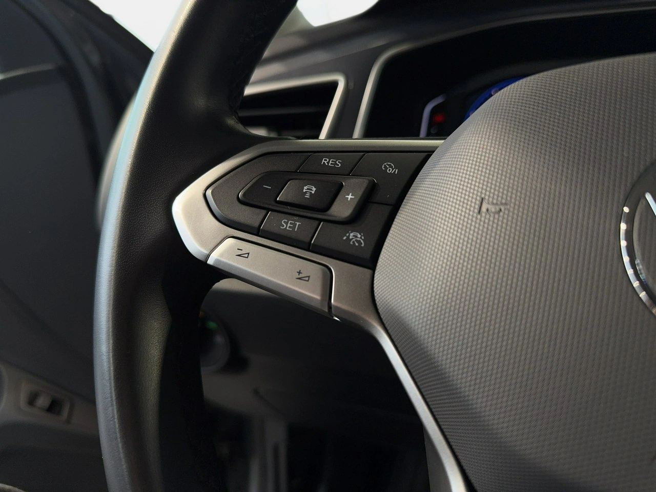 Volkswagen T-Roc - Zdjęcie 17