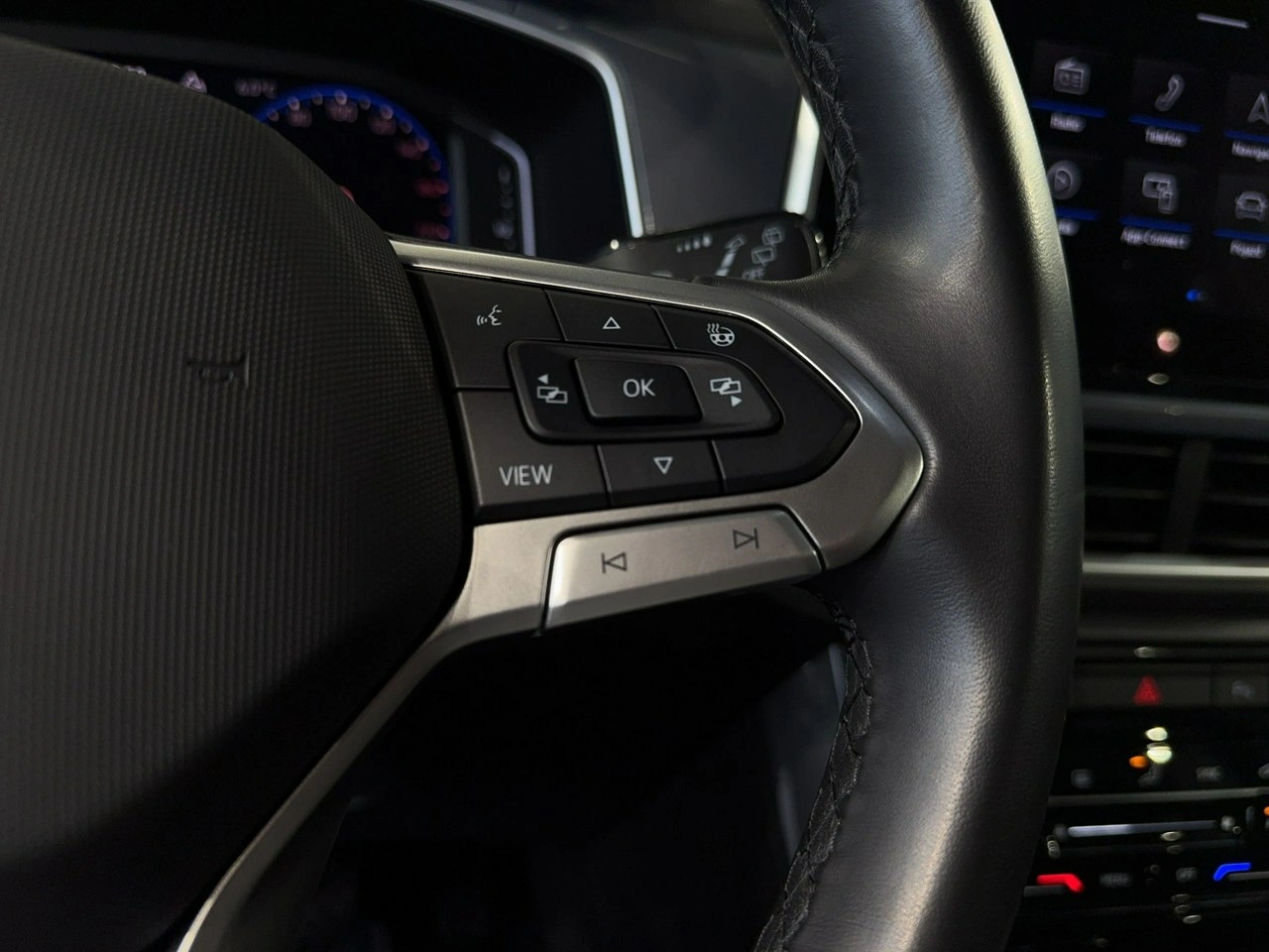 Volkswagen T-Roc - Zdjęcie 18