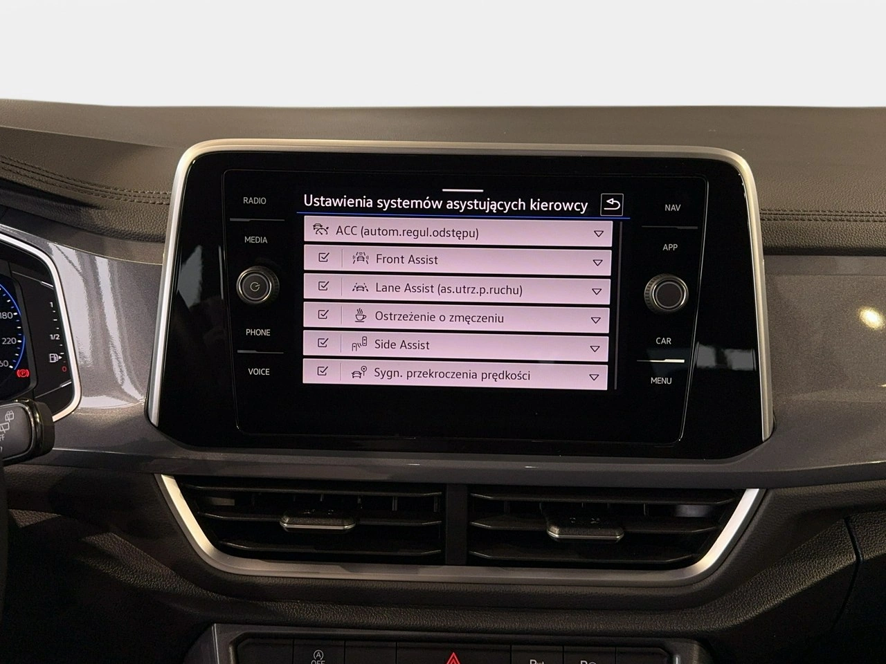 Volkswagen T-Roc - Zdjęcie 22