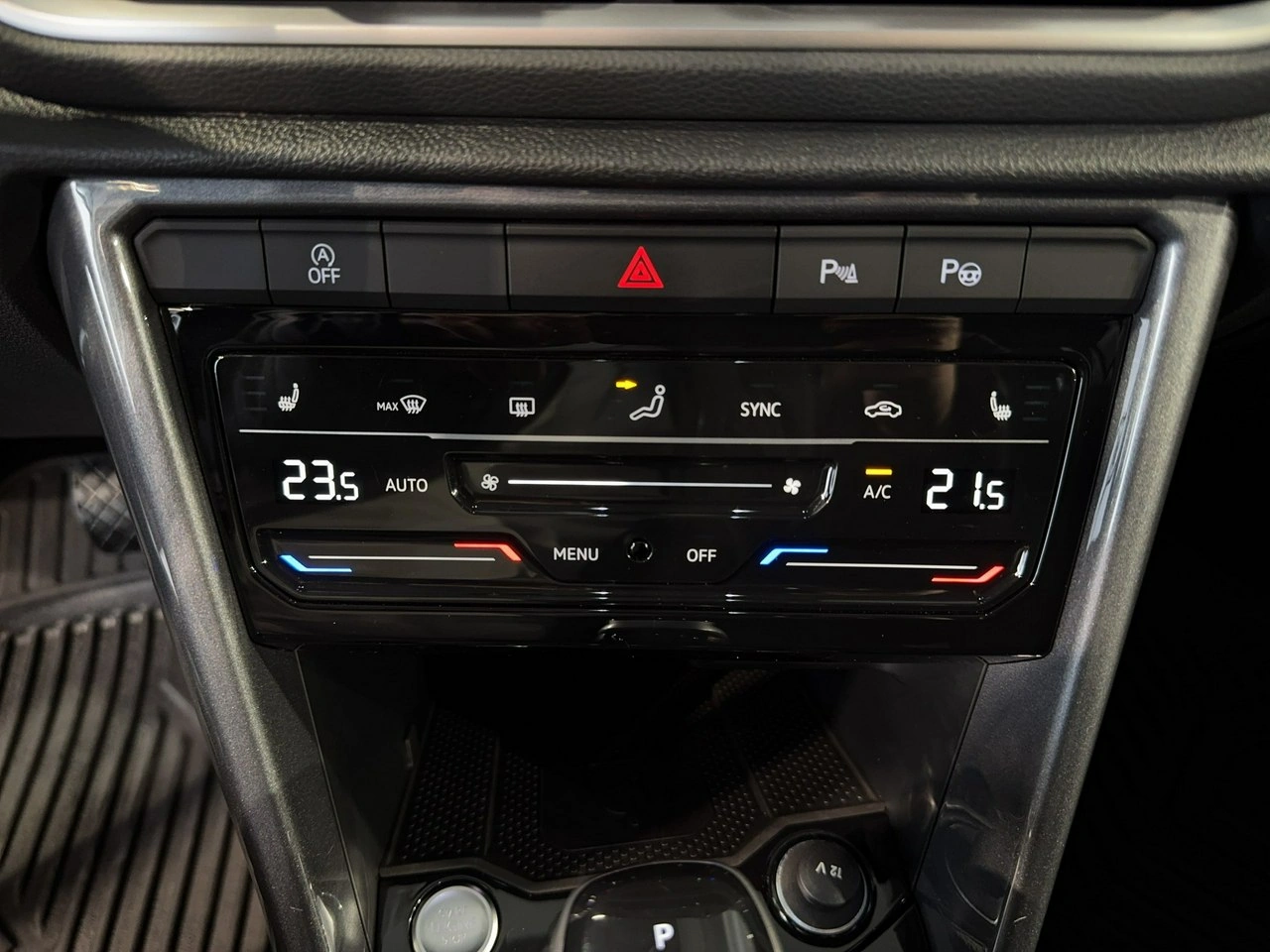 Volkswagen T-Roc - Zdjęcie 24