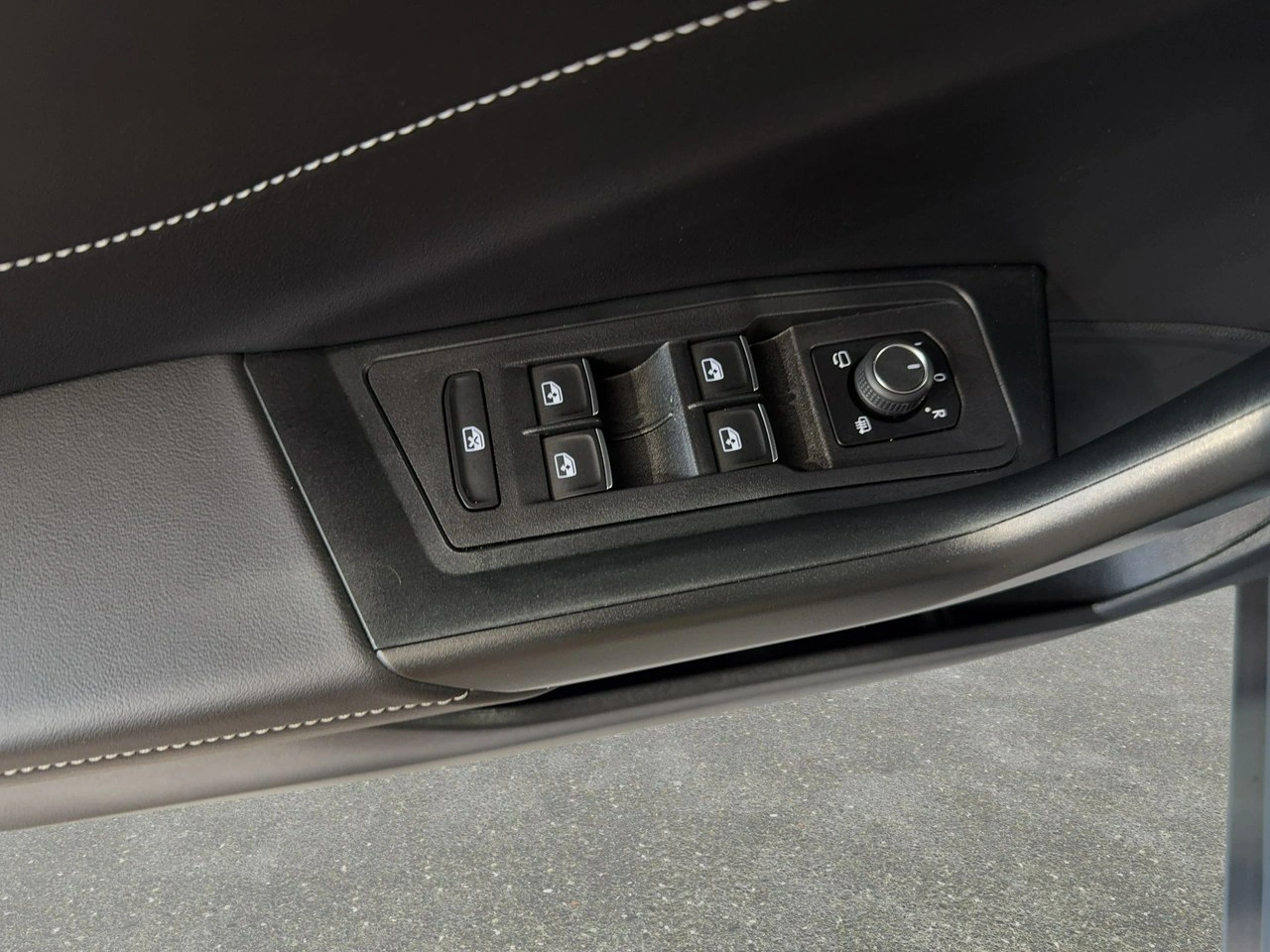 Volkswagen T-Roc - Zdjęcie 26