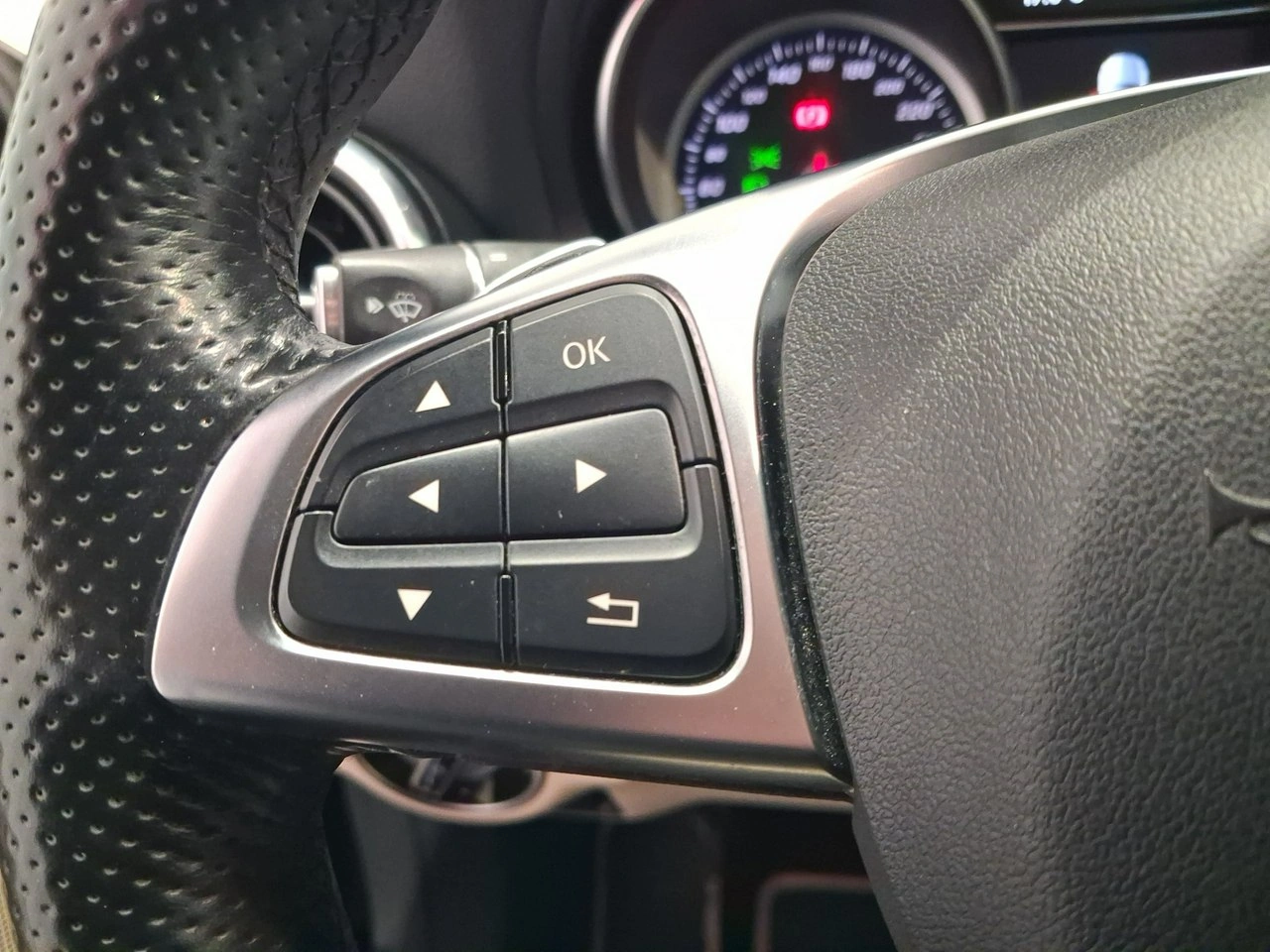 Mercedes CLA 200 - Zdjęcie 14