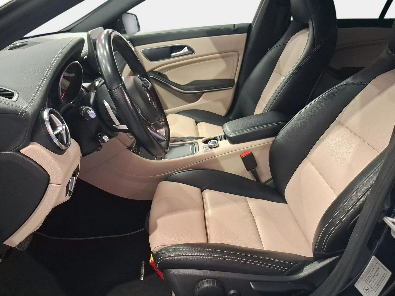 Mercedes CLA 200 - Zdjęcie 8