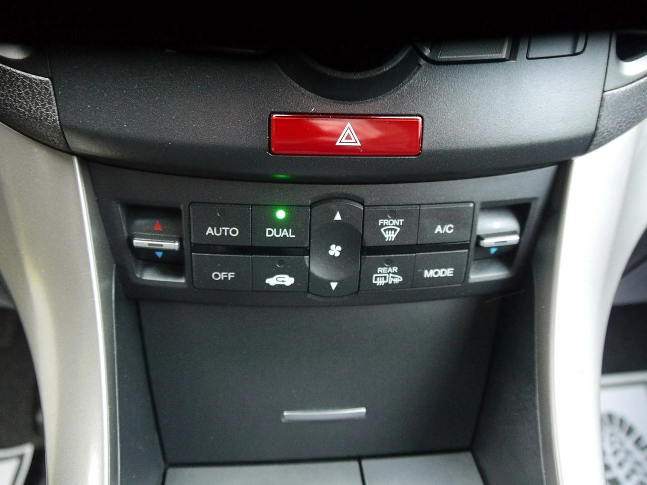 Honda Accord - Zdjęcie 28