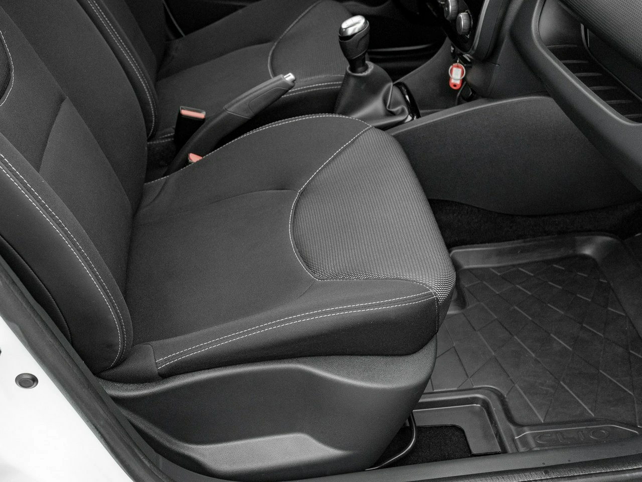 Renault Clio - Zdjęcie 25