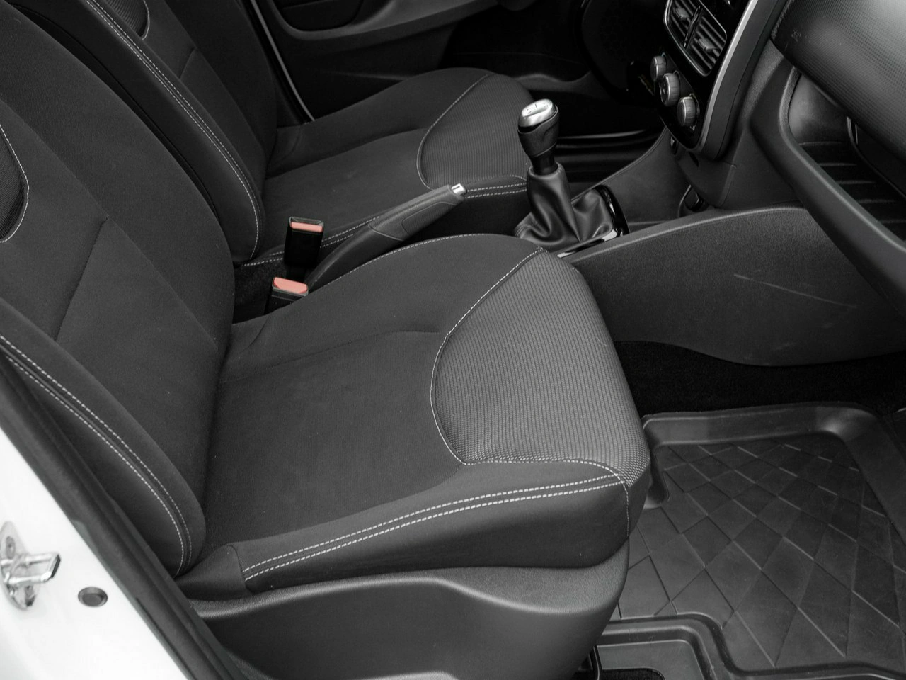 Renault Clio - Zdjęcie 22