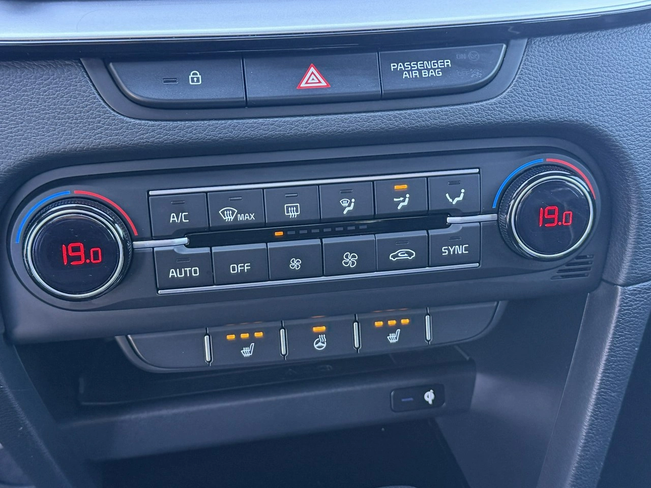 Kia Ceed - Zdjęcie 27