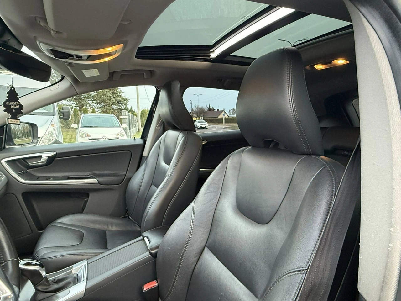 Volvo XC 60 - Zdjęcie 17