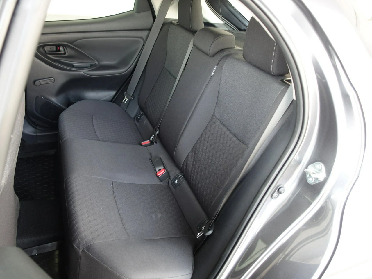 Toyota Yaris - Zdjęcie 16