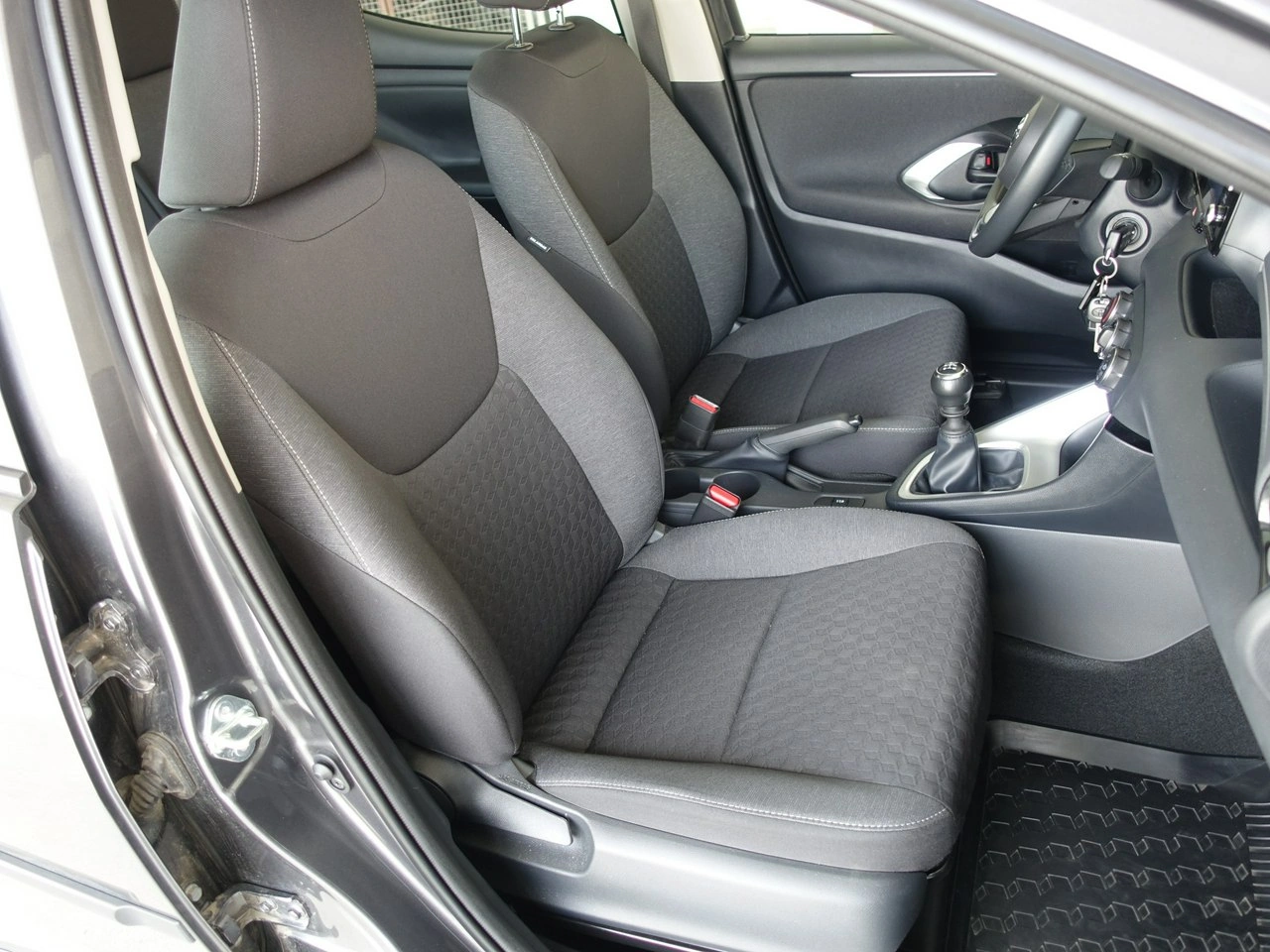 Toyota Yaris - Zdjęcie 19