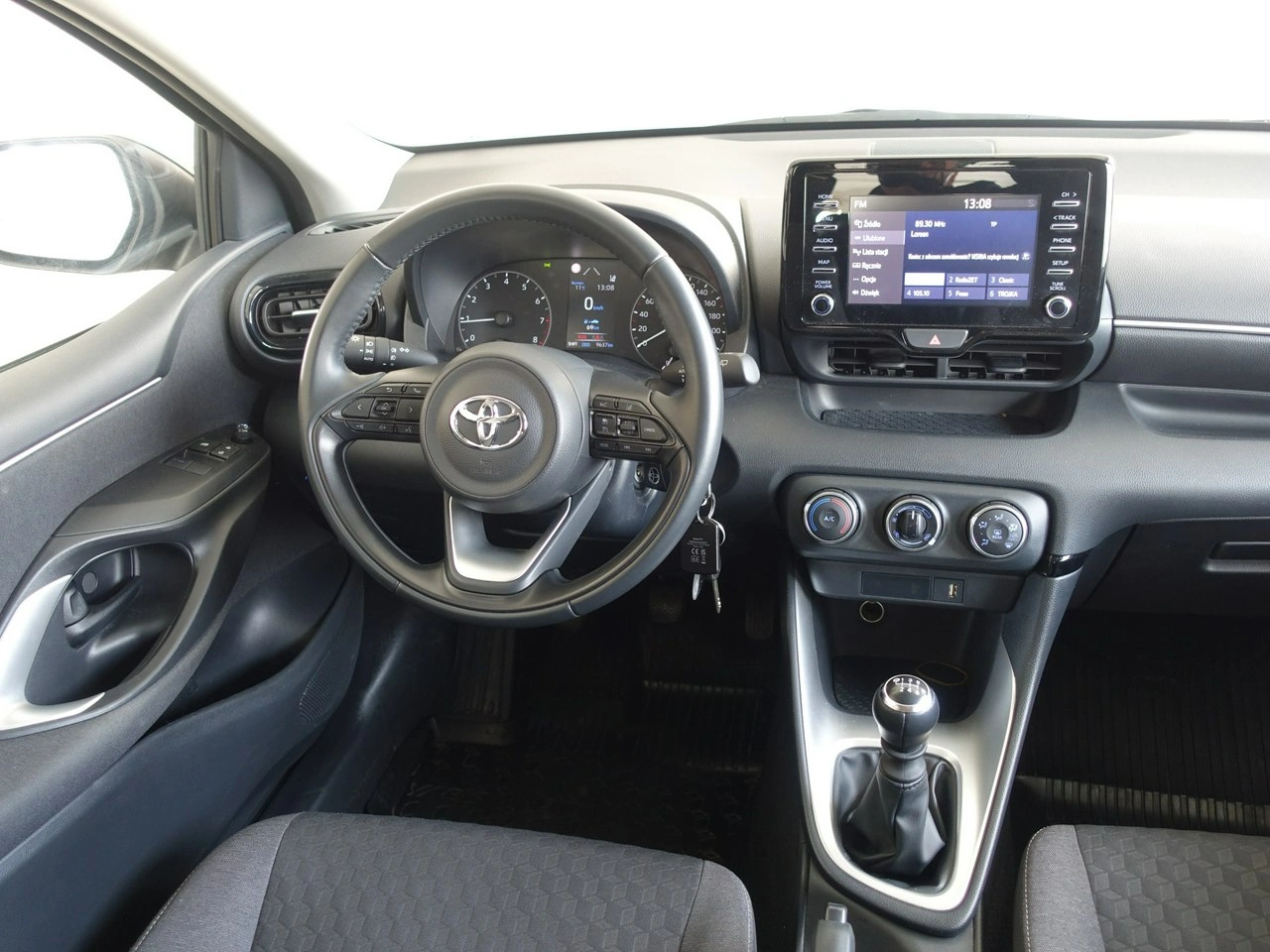 Toyota Yaris - Zdjęcie 20