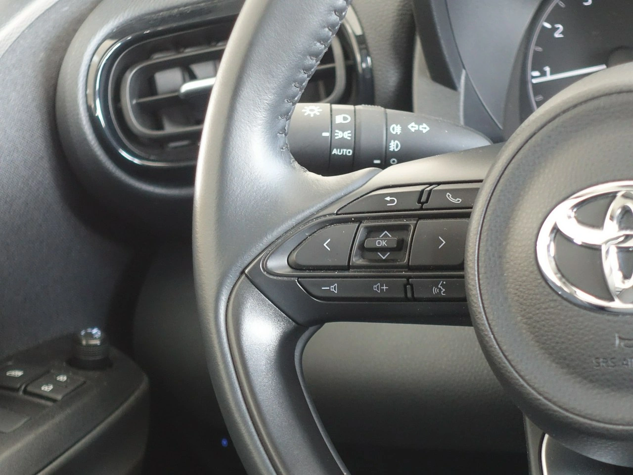 Toyota Yaris - Zdjęcie 21