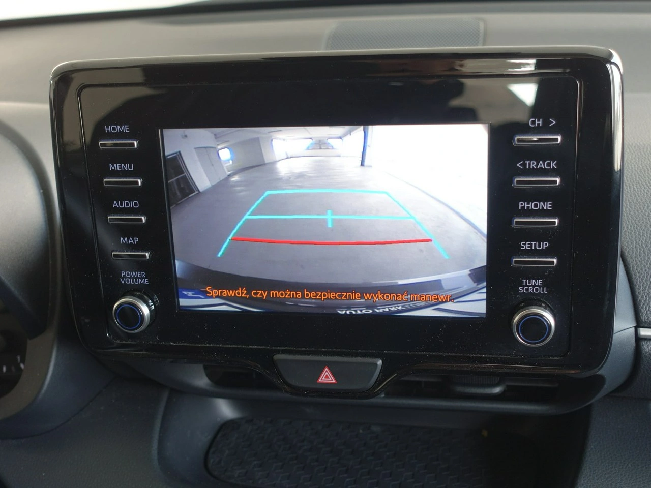 Toyota Yaris - Zdjęcie 24