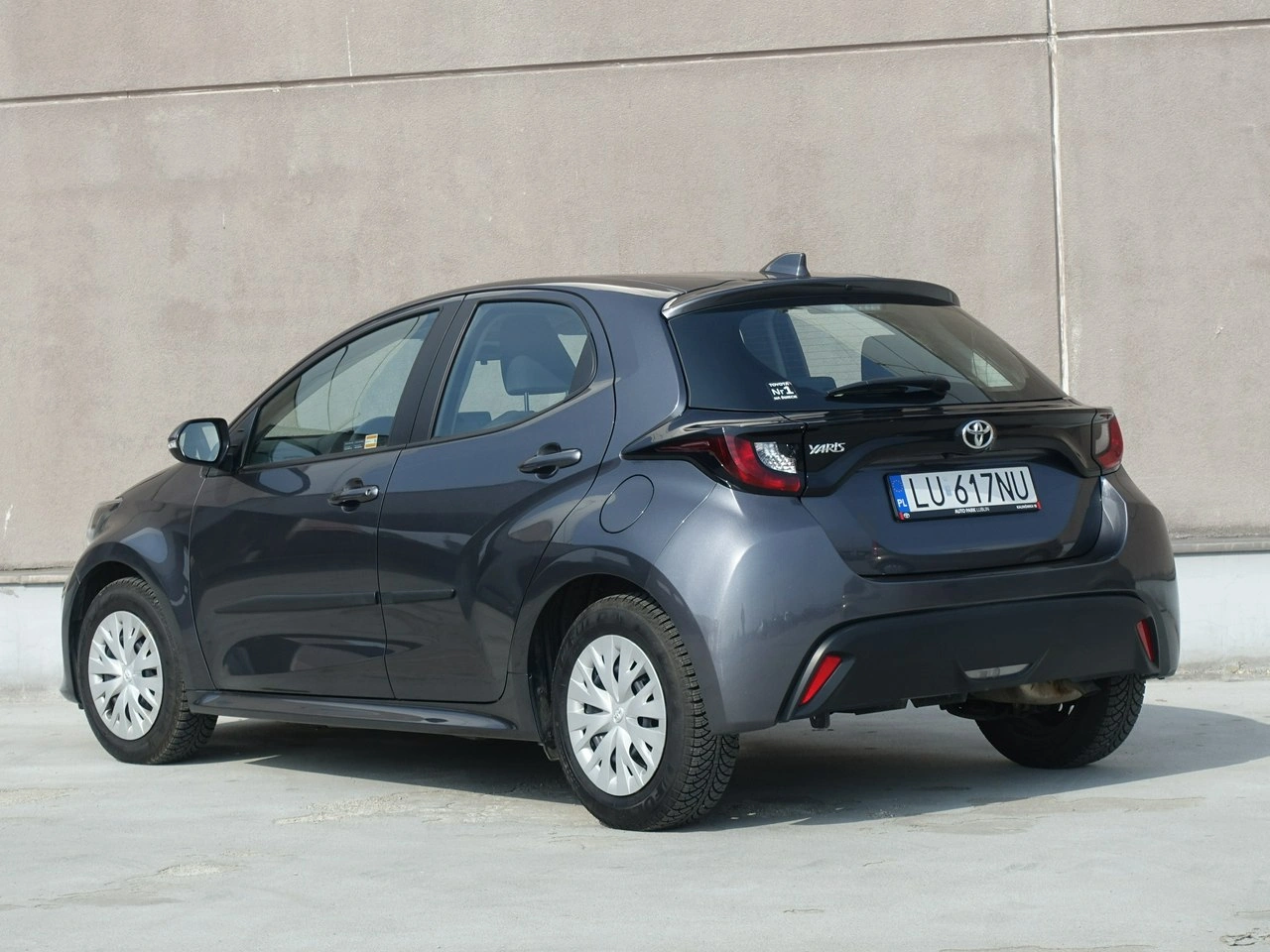Toyota Yaris - Zdjęcie 8