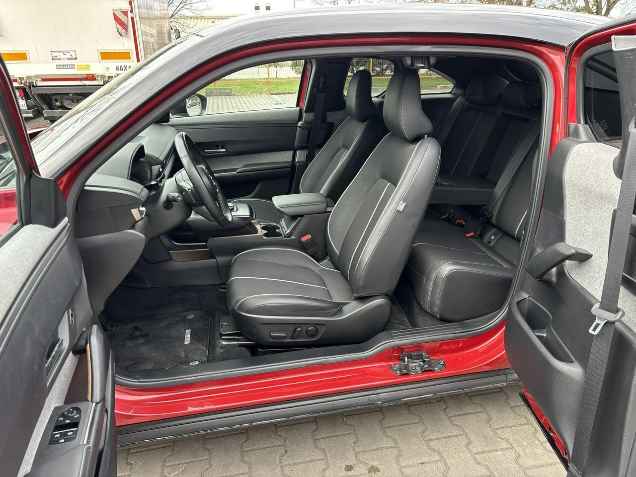 Mazda MX-30 - Zdjęcie 11