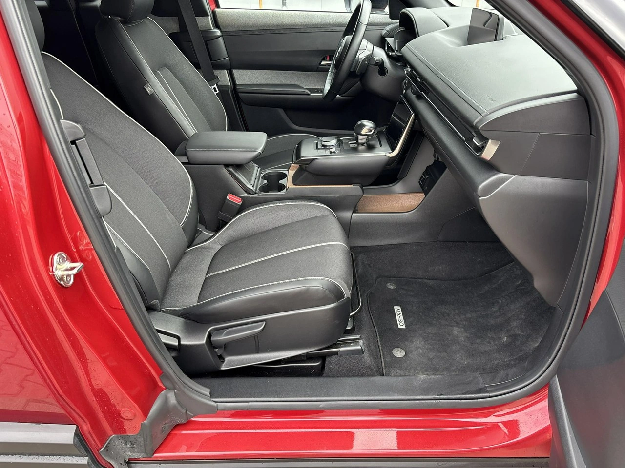 Mazda MX-30 - Zdjęcie 15