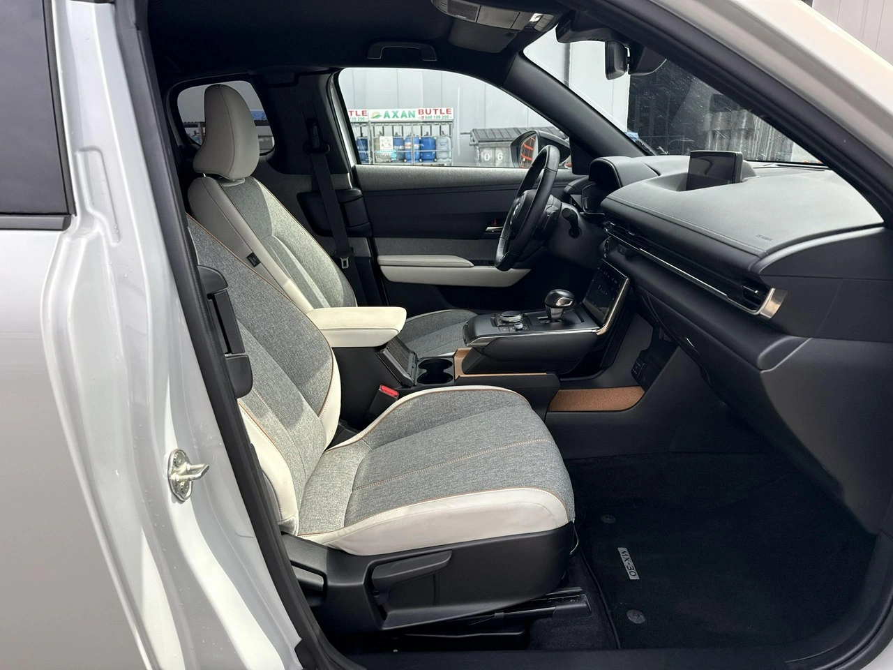 Mazda MX-30 - Zdjęcie 14