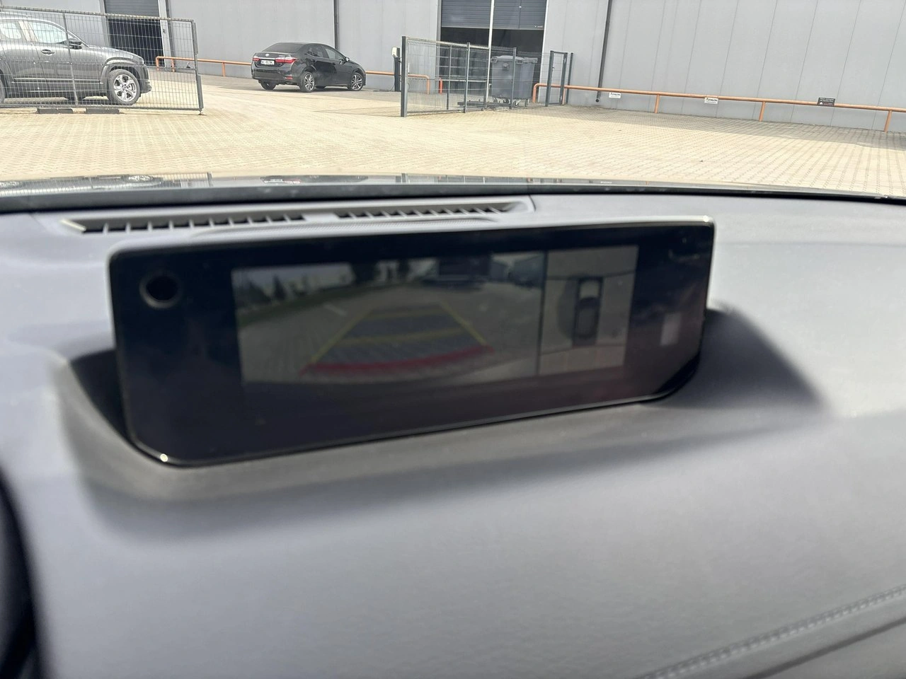 Mazda MX-30 - Zdjęcie 17