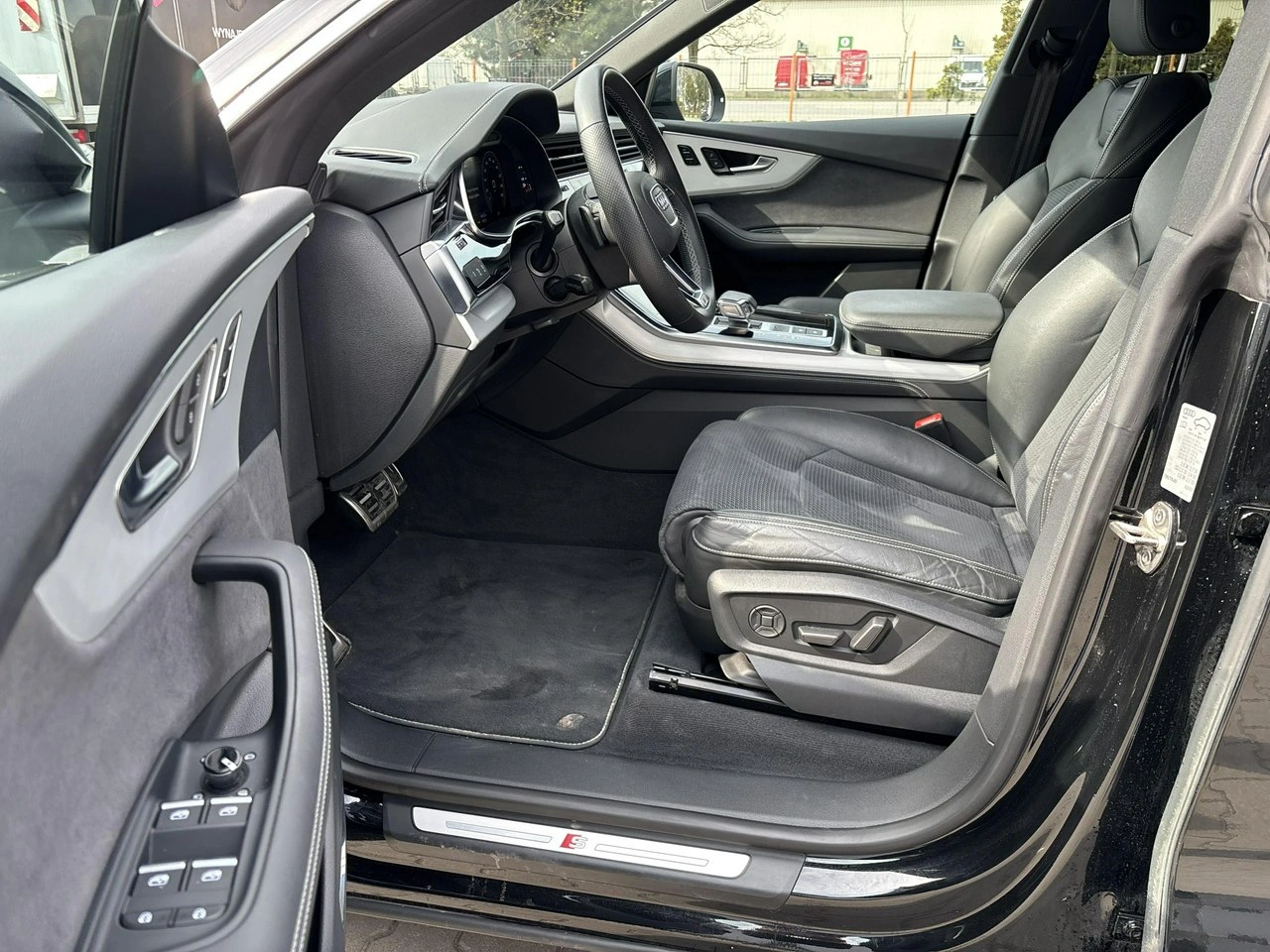 Audi Q8 - Zdjęcie 10