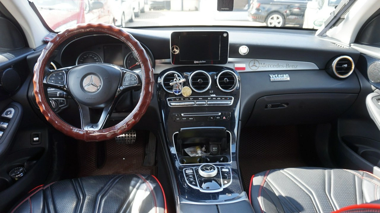 Mercedes GLC 220 - Zdjęcie 9