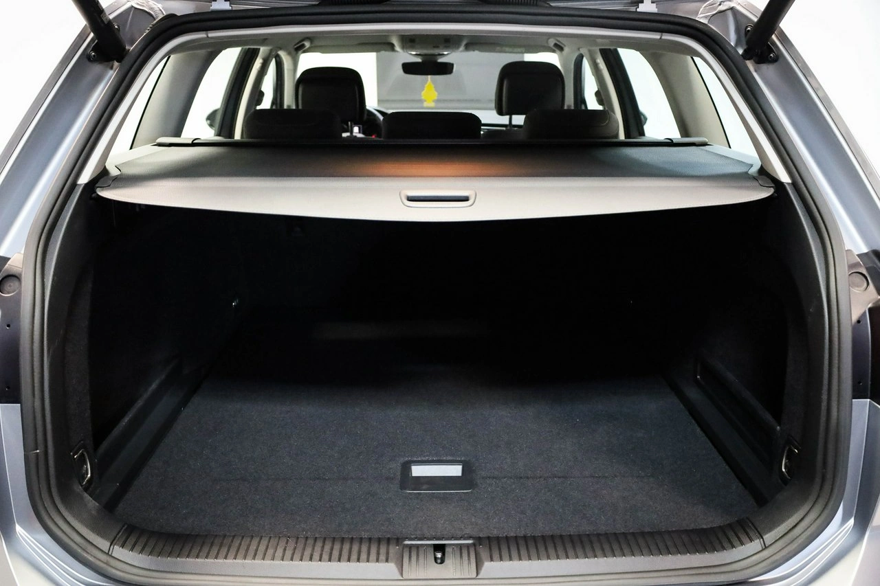 Volkswagen Passat - Zdjęcie 12