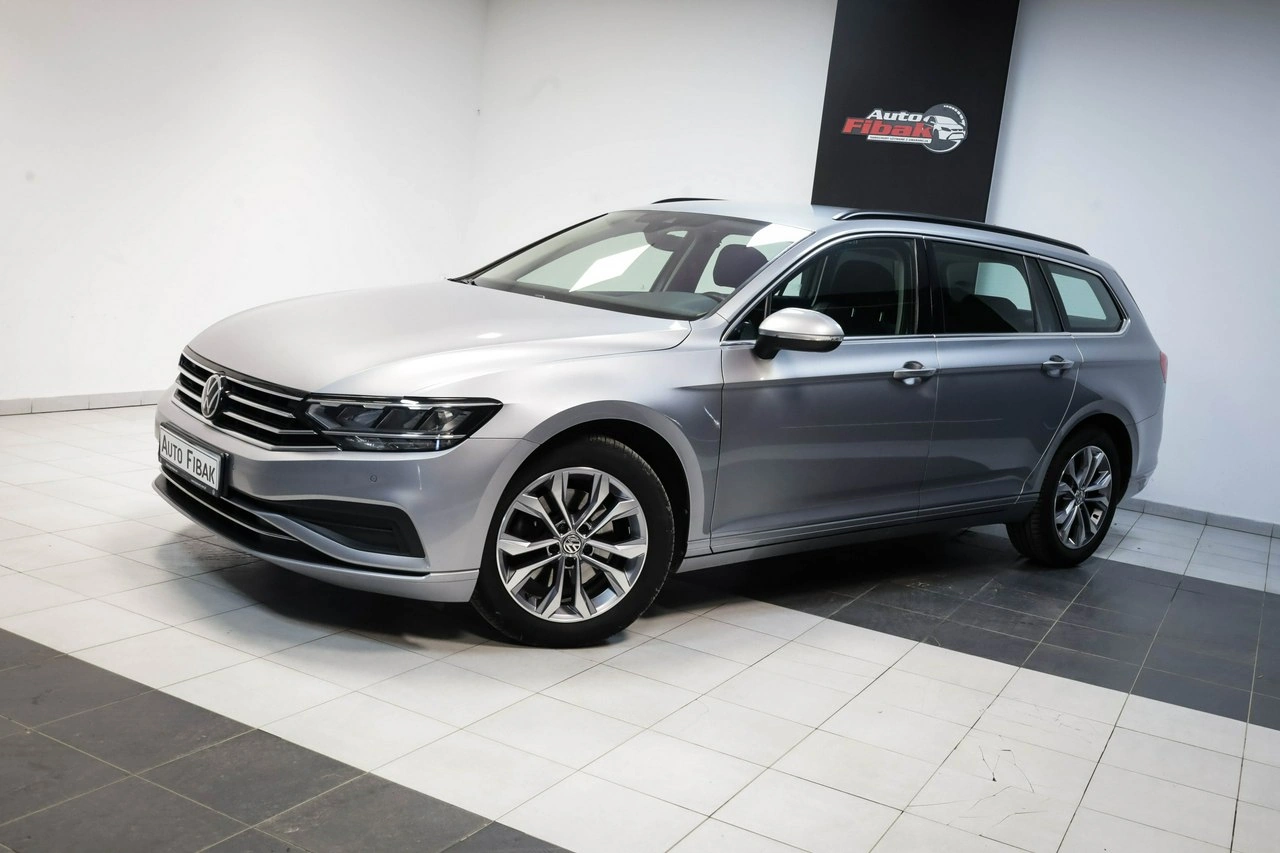 Volkswagen Passat - Zdjęcie 1