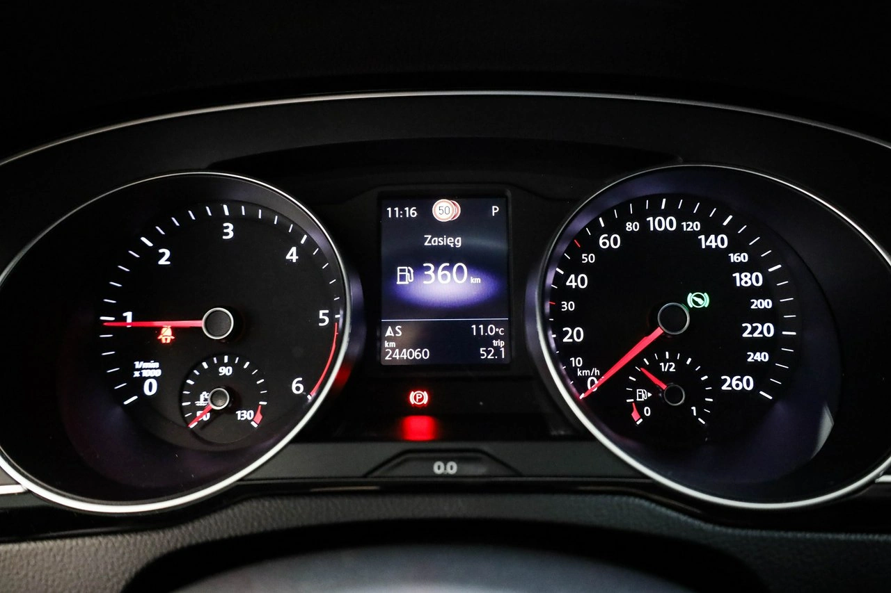 Volkswagen Passat - Zdjęcie 18