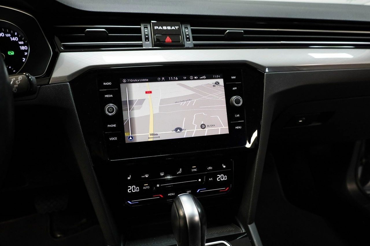 Volkswagen Passat - Zdjęcie 21