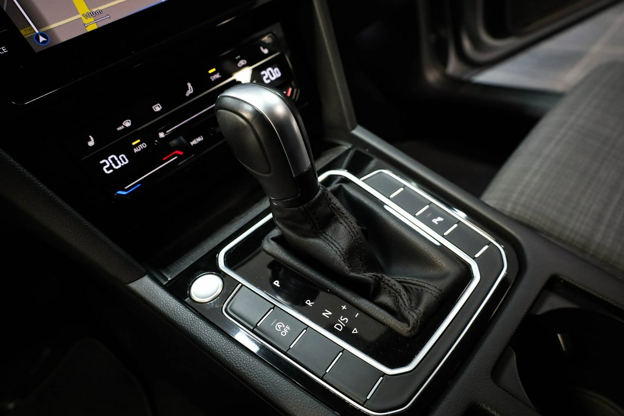 Volkswagen Passat - Zdjęcie 22