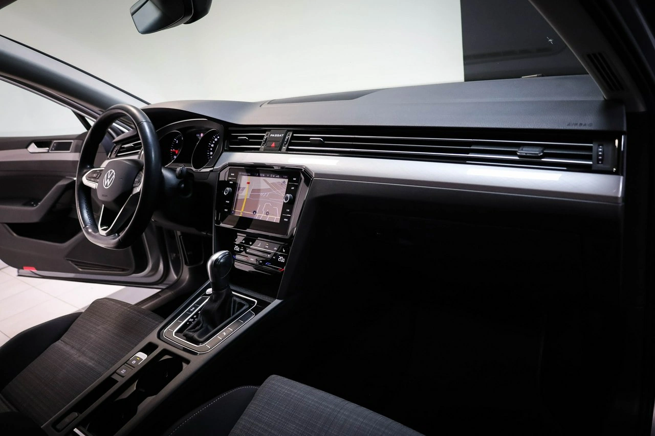 Volkswagen Passat - Zdjęcie 23