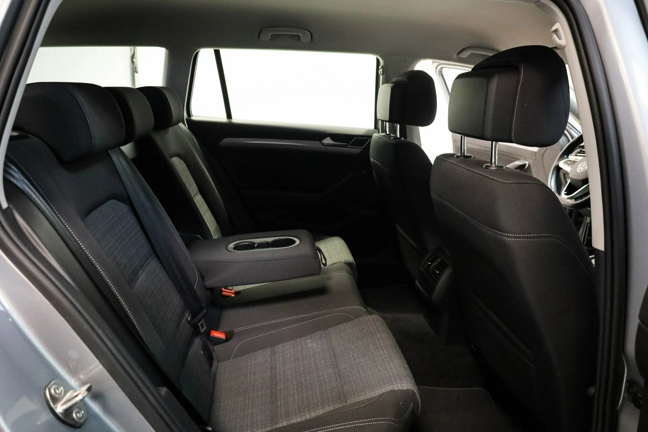 Volkswagen Passat - Zdjęcie 26