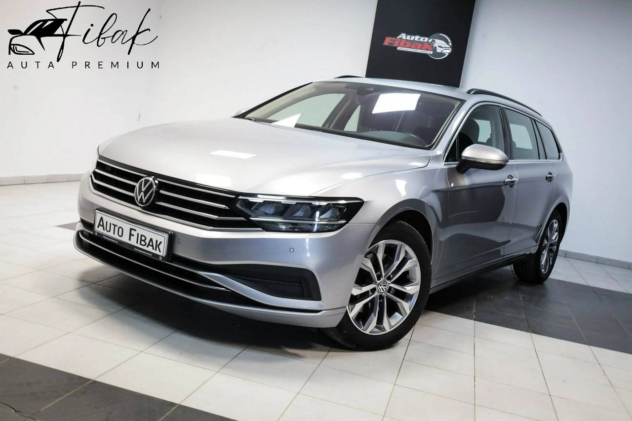 Volkswagen Passat - Główne zdjęcie