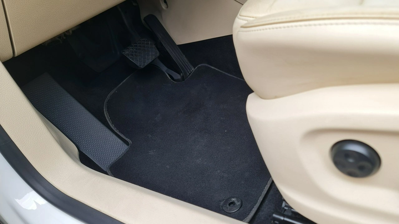 Volkswagen Tiguan - Zdjęcie 13