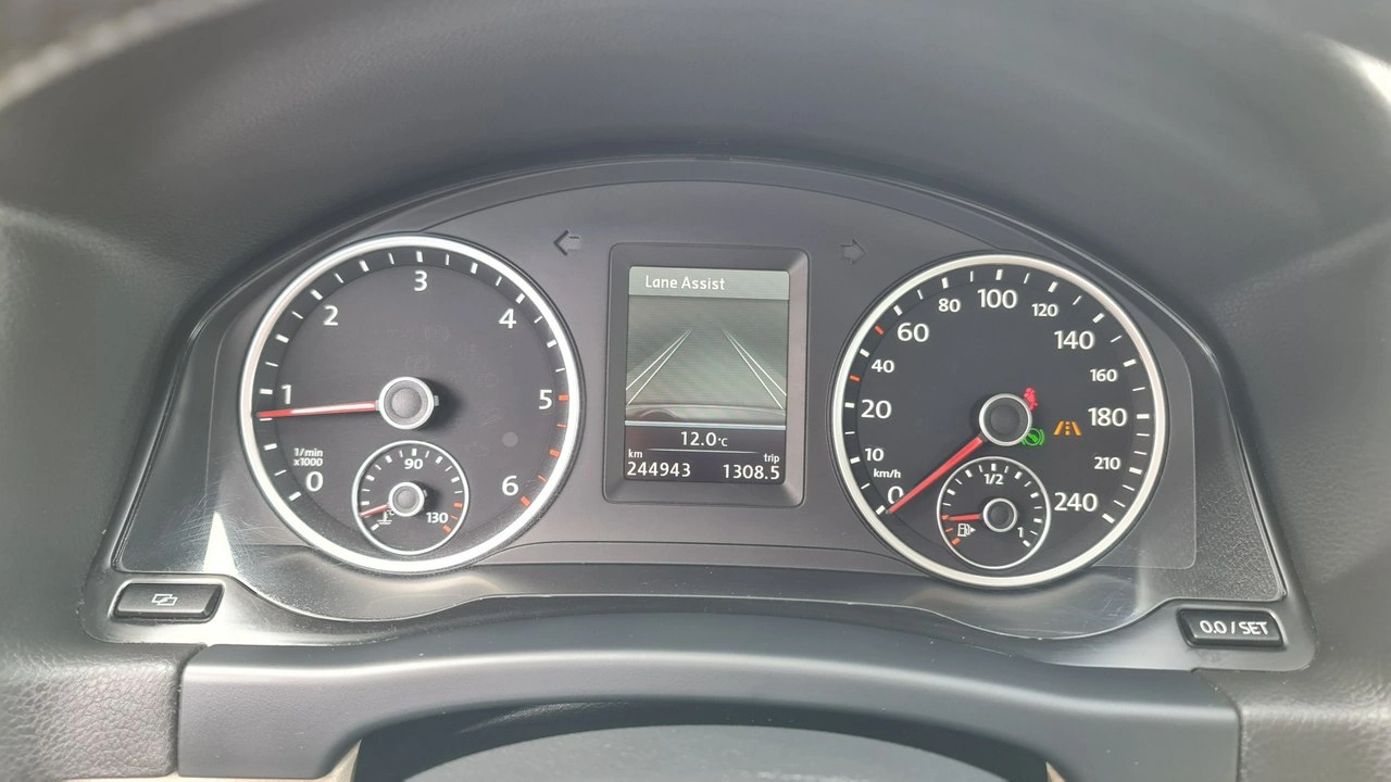 Volkswagen Tiguan - Zdjęcie 17