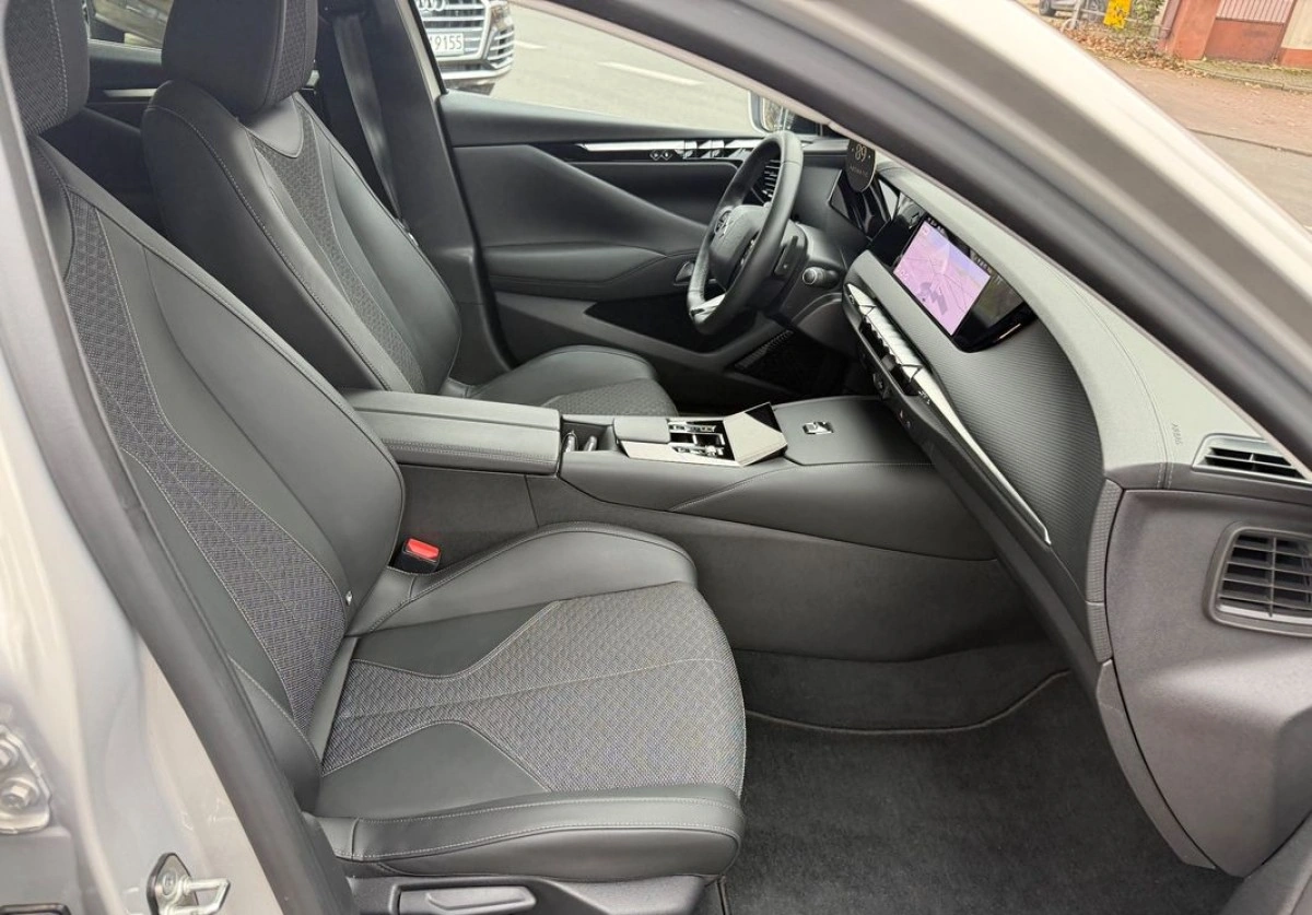 DS Automobiles DS 4 - Zdjęcie 10