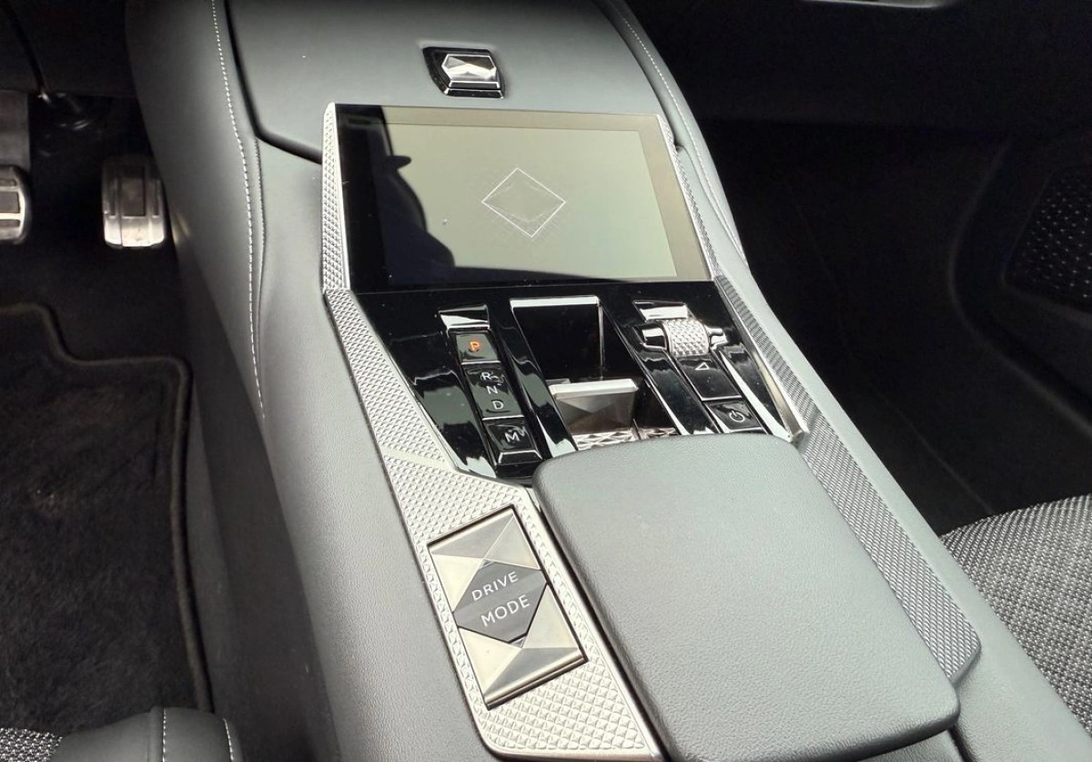 DS Automobiles DS 4 - Zdjęcie 15