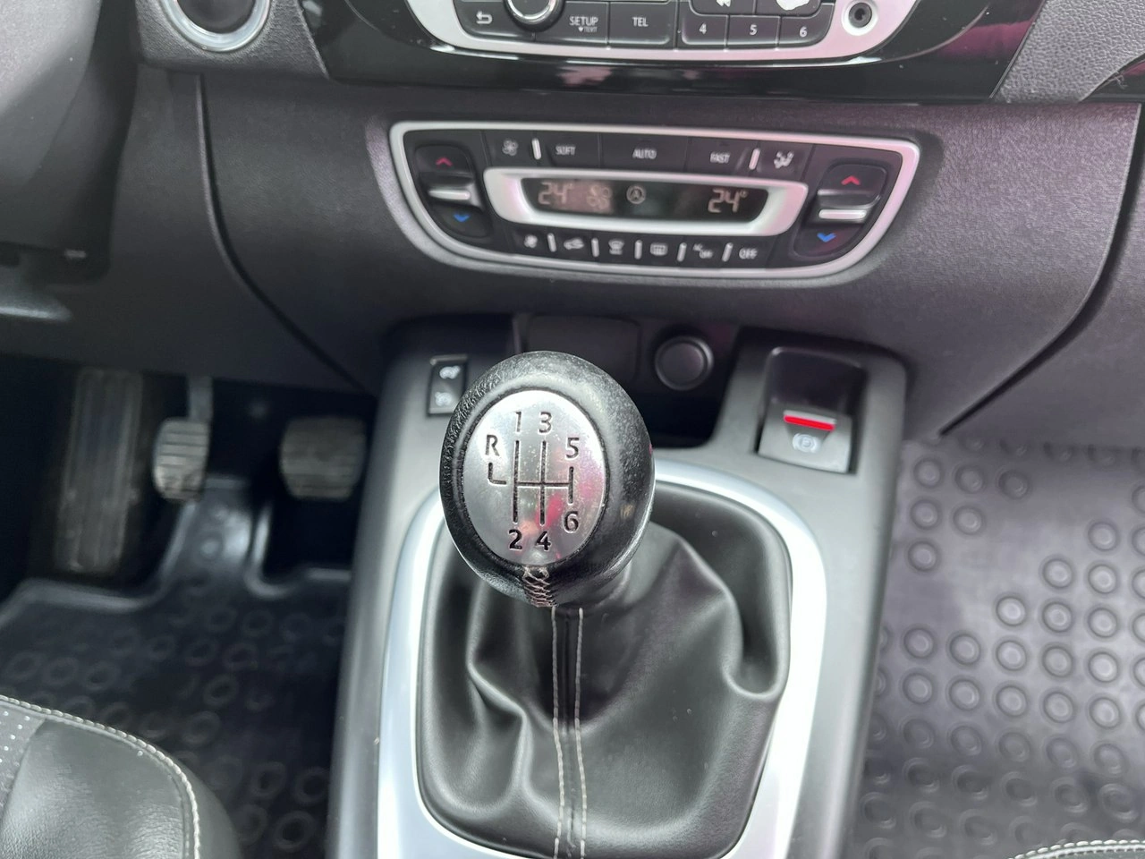 Renault Grand Scenic - Zdjęcie 18