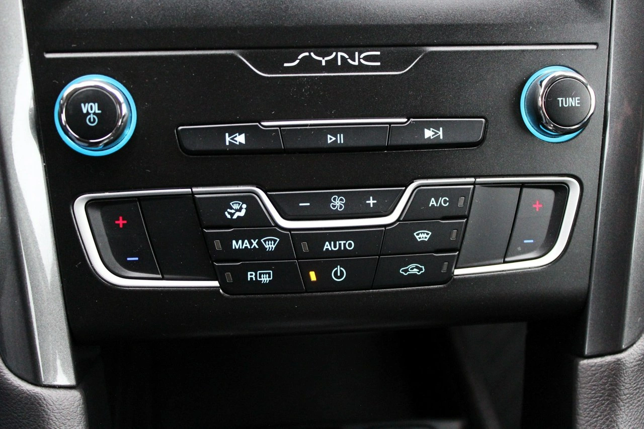 Ford Mondeo SW - Zdjęcie 19