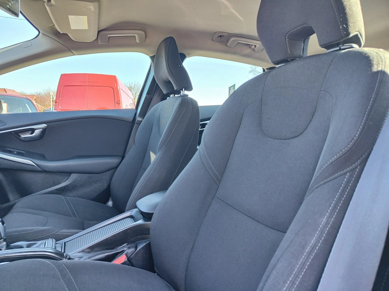 Volvo V40 - Zdjęcie 15