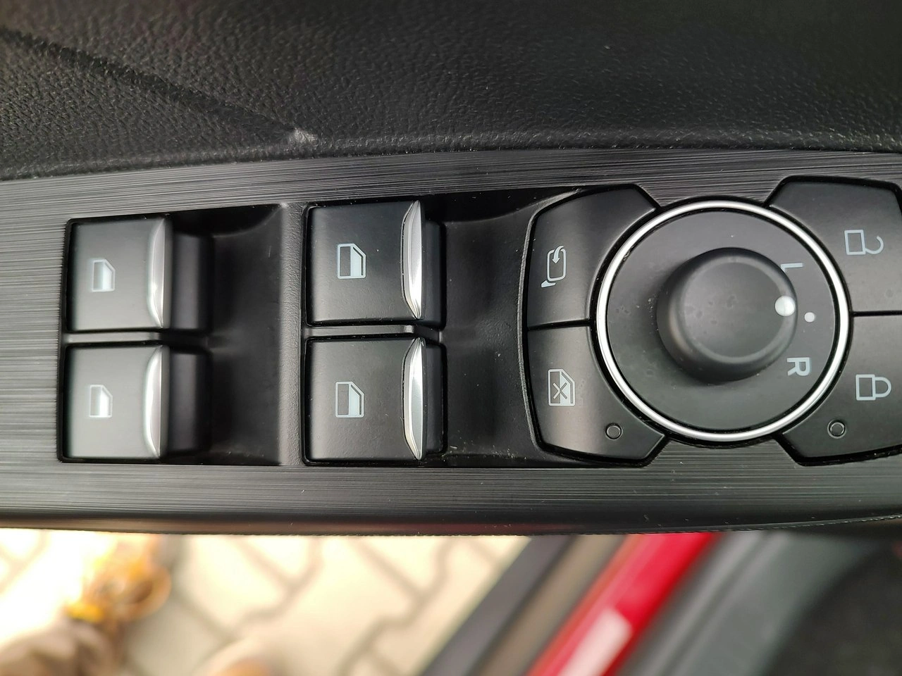 Ford Kuga - Zdjęcie 24