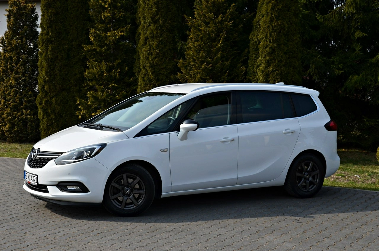 Opel Zafira - Zdjęcie 17