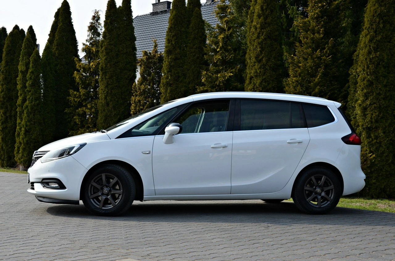 Opel Zafira - Zdjęcie 18