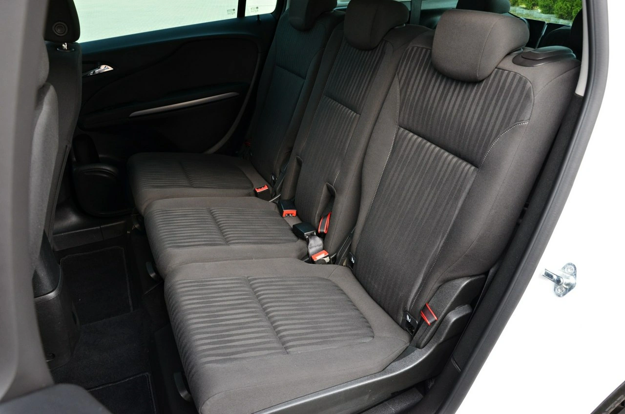 Opel Zafira - Zdjęcie 31