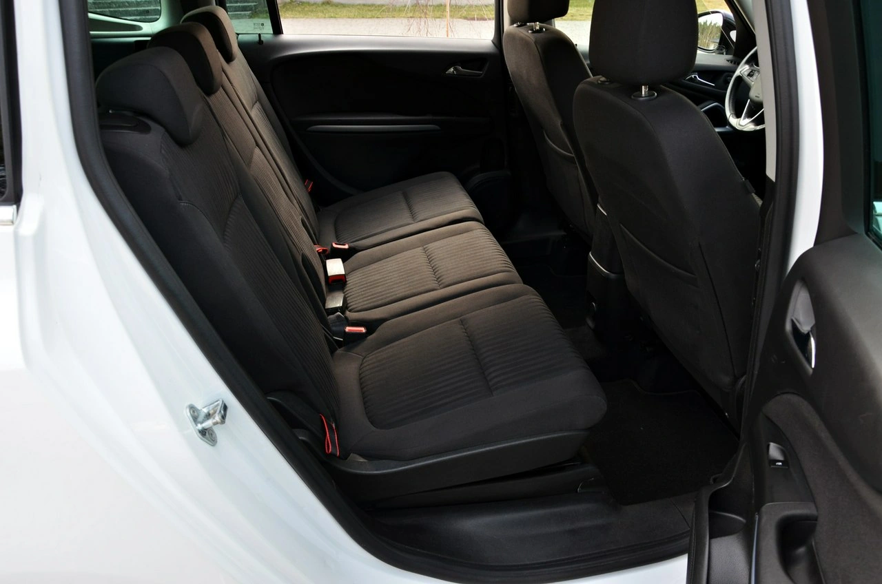 Opel Zafira - Zdjęcie 34