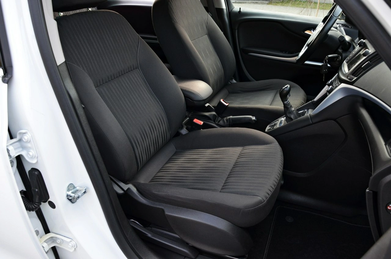 Opel Zafira - Zdjęcie 39