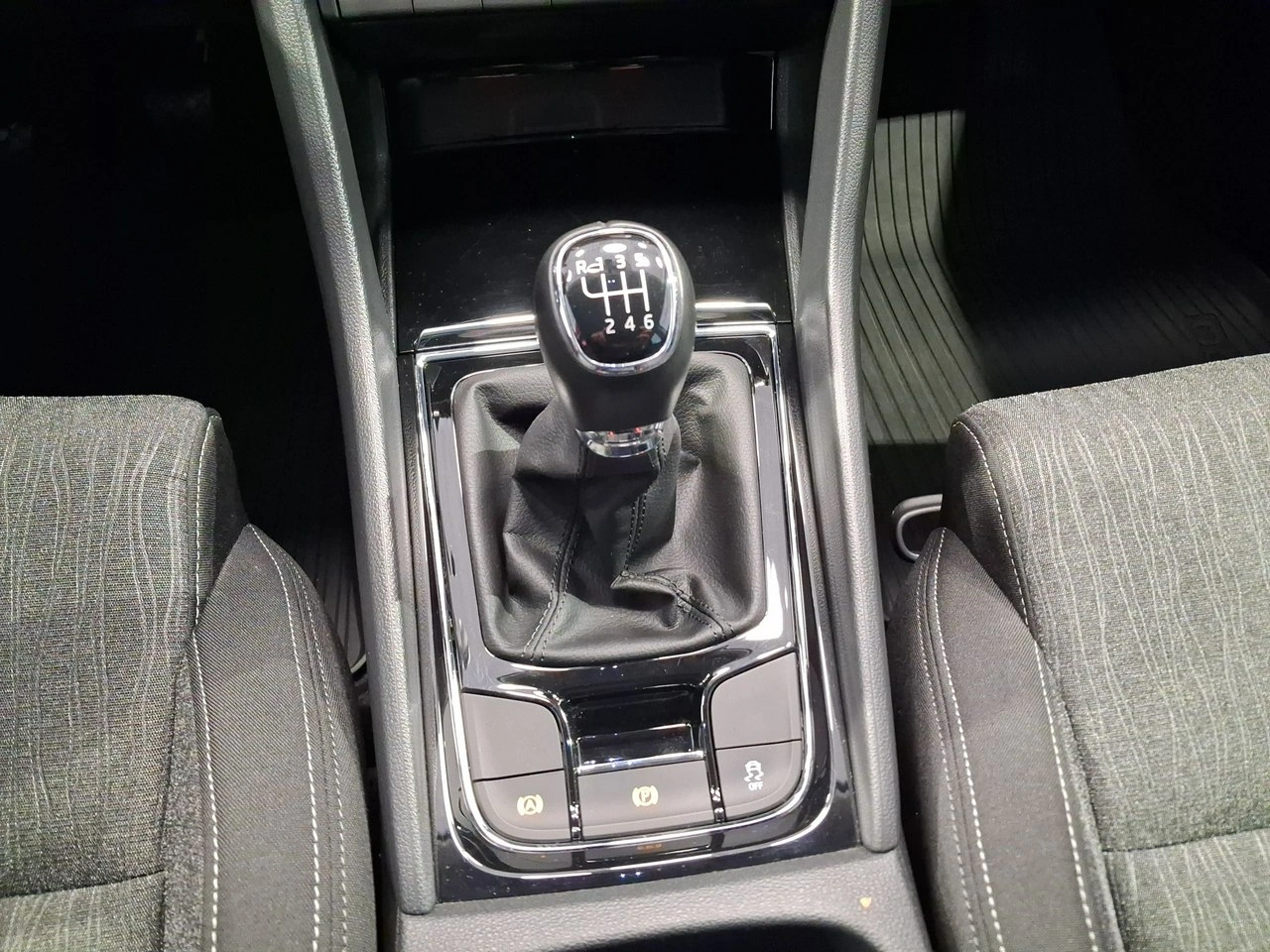 Skoda Karoq - Zdjęcie 23