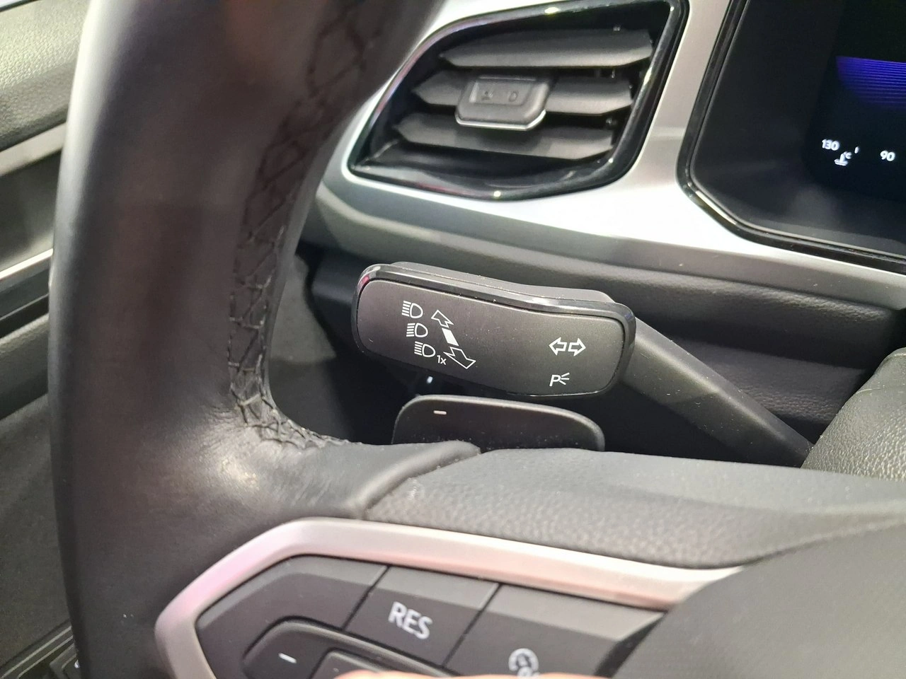 Volkswagen T-Roc - Zdjęcie 18